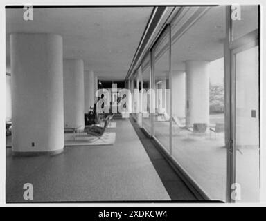 Manhattan Houses, E. 66th St., tra la 2nd e la 3rd Avenue. Foyer III. Collezione Gottscho-Schleisner Foto Stock