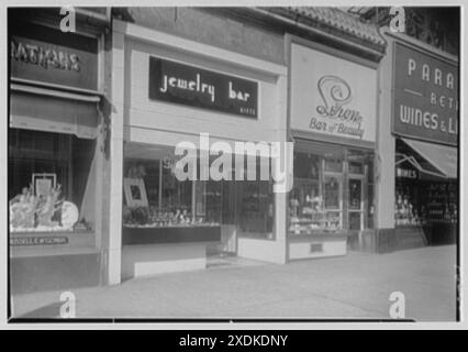 Leron, affari al 2485 di Grand Concourse, Bronx. Esterno. Collezione Gottscho-Schleisner Foto Stock