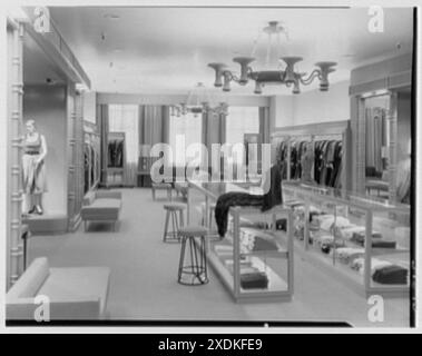 Bonwit Teller, affari a Cleveland, Ohio. Vista generale, reparto Junior. Collezione Gottscho-Schleisner Foto Stock