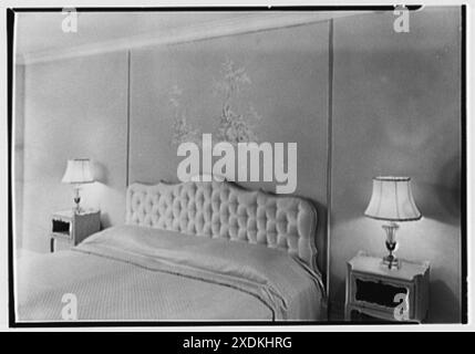 Ralph Konheim, residenza al 3 E. 69th St., New York City. Camera da letto, a letto. Collezione Gottscho-Schleisner Foto Stock