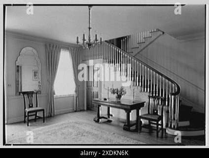 Signora Schoolfield Grace, residenza in Overlook Rd., Locust Valley, Long Island. Sala d'ingresso. Collezione Gottscho-Schleisner Foto Stock