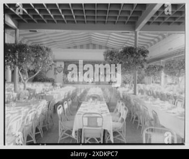 Everglades Club, Orange Room, Palm Beach, Florida. Vista generale sul palco. Collezione Gottscho-Schleisner Foto Stock