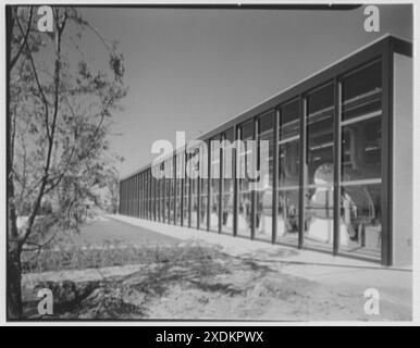 Aeroporto internazionale di Idlewild. Centrale elettrica, esterno III. Collezione Gottscho-Schleisner Foto Stock