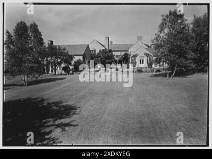 Gerald F. Warburg, residenza in Cedar Swamp Rd., Brookville, Long Island. Facciata del giardino, vista generale. Collezione Gottscho-Schleisner Foto Stock