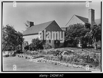 Gerald F. Warburg, residenza in Cedar Swamp Rd., Brookville, Long Island. Terrazza da destra. Collezione Gottscho-Schleisner Foto Stock