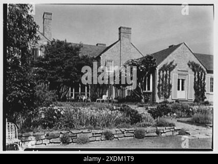 Gerald F. Warburg, residenza in Cedar Swamp Rd., Brookville, Long Island. Terrazza da sinistra. Collezione Gottscho-Schleisner Foto Stock