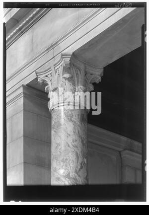 Campidoglio del Nebraska, Lincoln, Nebraska. Rotunda, tappi di colonna. Collezione Gottscho-Schleisner Foto Stock