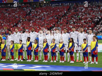 Francoforte, Germania. 23 giugno 2024. La squadra tedesca si schiera per cantare gli inni durante la partita dei Campionati europei UEFA alla Commerzbank-Arena di Francoforte. Il credito per immagini dovrebbe essere: David Klein/Sportimage Credit: Sportimage Ltd/Alamy Live News Foto Stock