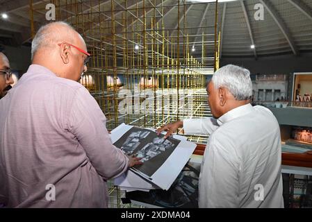 PATNA, INDIA - 23 GIUGNO 2024: Il primo ministro del Bihar, Nbianc Kumar, ispeziona la torre Bapu a Gardanibagh, il 23 giugno 1997, a Patna, India. (Foto di Santosh Kumar/Hindustan Times/Sipa USA ) Foto Stock