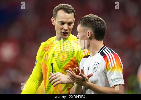 Francoforte, Germania. 23 giugno 2024. Francoforte, Germania, 23 giugno 2024 FRANCOFORTE, GERMANIA - 23 GIUGNO: Manuel Neuer della Germania e Florian Wirtz della Germania in discussione a seguito della partita di gruppo A del Campionato europeo di calcio 2024 tra Svizzera e Germania all'Arena di Francoforte il 23 giugno 2024 a Francoforte, Germania. (Foto di Dan o' Connor/ATPImages) Dan o' Connor (Dan o' Connor/ATP Images/SPP) crediti: SPP Sport Press Photo. /Alamy Live News Foto Stock