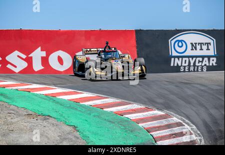 22 giugno 2024 Monterey, CA, U.S.A. Rahal Letterman Lanigan Racing driver Graham Rahal degli Stati Uniti (15) entrando nel cavatappi durante il Firestone Grand Prix di Monterey IndyCar Practice 2 al WeatherTech Raceway Laguna Seca Monterey, CA Thurman James/CSM Foto Stock