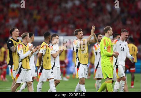 Francoforte, Germania. 23 giugno 2024. I giocatori di Germania riconoscono gli spettatori dopo la partita UEFA Euro 2024 di gruppo A tra Germania e Svizzera a Francoforte, Germania, 23 giugno 2024. Crediti: Bai Xuefei/Xinhua/Alamy Live News Foto Stock