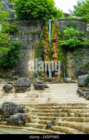 Fontana a cascata a Pont-en-Royans, Parco Nazionale del Vercors , Isère, Alvernia Rodano Alpi, Francia Foto Stock