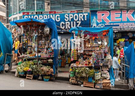 venditori per le strade di la paz bolivia al mercato delle streghe Foto Stock