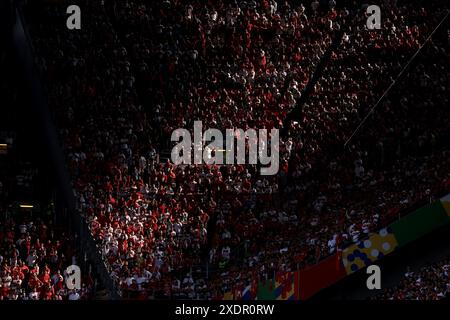 Dortmund, Germania. 22 giugno 2024. Tifosi turchi durante la partita dei Campionati europei UEFA al BVB Stadion di Dortmund. Il credito per immagini dovrebbe essere: Jonathan Moscrop/Sportimage Credit: Sportimage Ltd/Alamy Live News Foto Stock