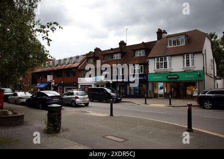 Banstead Village Opticians in High Street, Surrey, Inghilterra Foto Stock