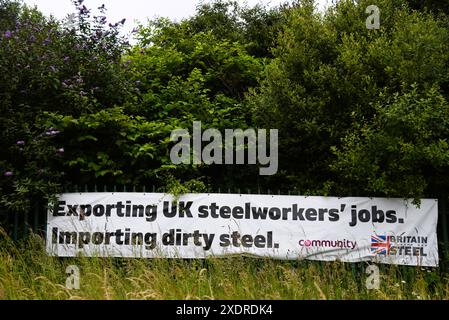 Le immagini mostrano Tata Steelworks, Port Talbot, Galles del Sud, prima di uno sciopero pianificato da parte dei lavoratori l'8 luglio, migliaia di lavoratori sono in esubero. Foto Stock