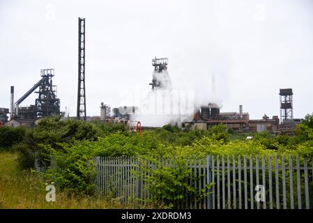 Le immagini mostrano Tata Steelworks, Port Talbot, Galles del Sud, prima di uno sciopero pianificato da parte dei lavoratori l'8 luglio, migliaia di lavoratori sono in esubero. Foto Stock