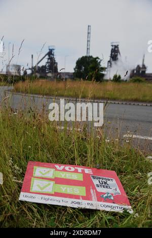 Le immagini mostrano Tata Steelworks, Port Talbot, Galles del Sud, prima di uno sciopero pianificato da parte dei lavoratori l'8 luglio, migliaia di lavoratori sono in esubero. Foto Stock