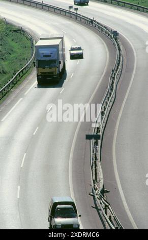 Il traffico a N-I autostrada vicino Isasondo. Guipuzcoa. Spagna Foto Stock