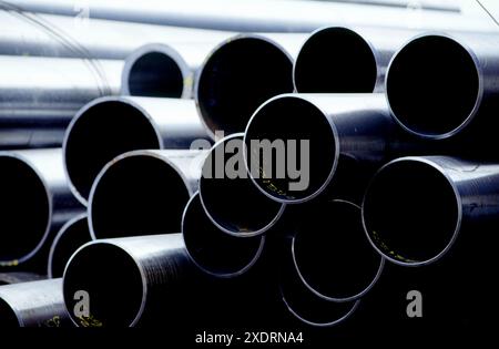 Tubi in acciaio. Santurtzi. Golfo di Guascogna. Paese basco. Spagna Foto Stock