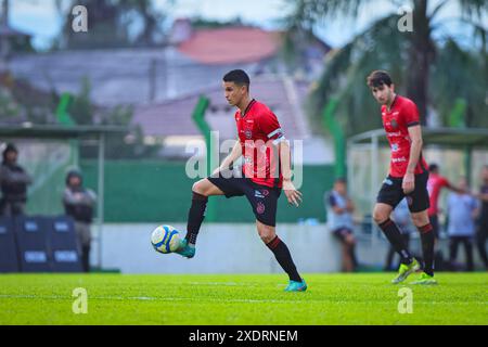 RS - SANTA CRUZ DO SUL - 06/23/2024 - BRASILEIRO D 2024, AVENIDA x BRASIL DE PELOTAS - ARAUJO giocatore del Brasile de Pelotas durante una partita contro l'Avenida allo stadio Eucaliptos per il campionato brasiliano D 2024. Foto: Vinicius Molz Schubert/AGIF Foto Stock