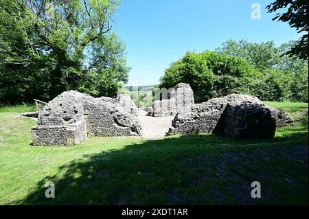 Resti di un castello normanno dell'XI secolo nel Regno Unito. Foto Stock