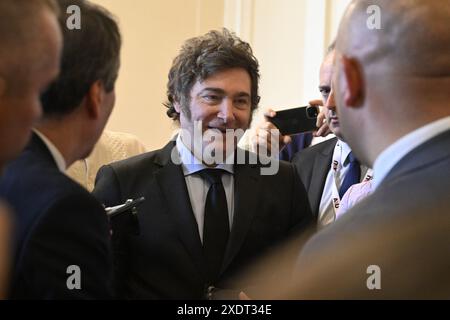 Praha, Repubblica Ceca. 24 giugno 2024. Il presidente argentino Javier Milei partecipa alla conferenza dal titolo "con un governo efficiente verso un'economia competitiva”, tenutasi il 24 giugno 2024 a Praga, Repubblica Ceca. Crediti: Katerina Sulova/CTK Photo/Alamy Live News Foto Stock