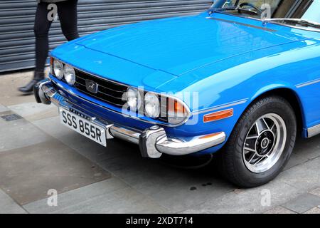 Vista anteriore della Triumph Stag Sports Tourer blu Foto Stock