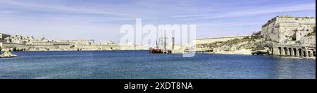 Baia di Rinella al Grand Harbour Foto Stock