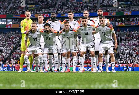 Fussball, Europameisterschaft, EURO 2024, Gruppe A, Frankfurt Arena: Schweiz - Deutschland 1:1; Mannschaftsfoto Deutschland, hi.v.li.: Manuel Neuer (GER), Toni Kroos (GER), Antonio RŸdiger (GER), Kai Havertz (GER), Robert Andrich (GER), Jonathan Tah (GER), vo.v.li.: Maximilian MittelstŠdt (GER), Ilkay GŸndogan (GER), Joshua Kimmich (GER), Jamal Musiala (GER), Florian Wirtz (GER). Foto Stock