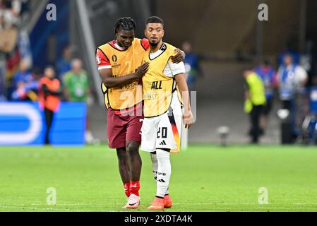 Breel Embolo (7) della Svizzera e Benjamin Henrichs (20) della Germania nella foto dopo una partita di calcio tra le squadre nazionali di Svizzera e Germania nella terza giornata del gruppo A nella fase a gironi del torneo UEFA Euro 2024 , domenica 23 giugno 2024 a Francoforte , Germania . FOTO SPORTPIX | David Catry Foto Stock