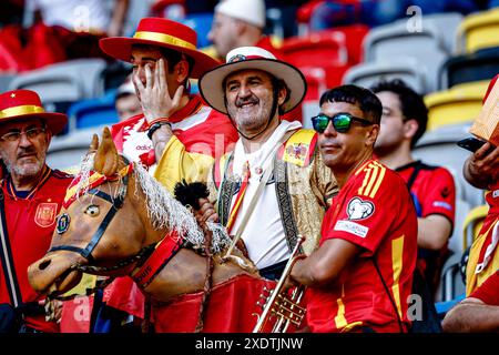 Dusseldorf, Germania. 24 giugno 2024. DUSSELDORF, Dusseldorf Arena, 24-06-2024, Campionato europeo di calcio Euro2024, partita a gironi n. 27 tra Albania e Spagna, tifosi spagnoli credito: Pro Shots/Alamy Live News Foto Stock