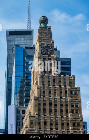 Guardando verso l'edificio Paramount, 1501 Broadway, New York City, USA 2024 Foto Stock