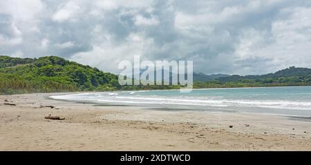 Bellissima spiaggia di carrillo vicino a Samara, sulla costa del pacifico in Costa Rica Foto Stock