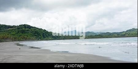 Bellissima spiaggia di carrillo vicino a Samara, sulla costa del pacifico in Costa Rica Foto Stock