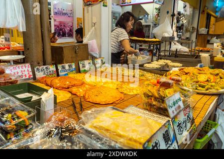 Osaka Giappone - città della Corea a Tsuruashi, ristoranti e negozi coreani. Foto Stock