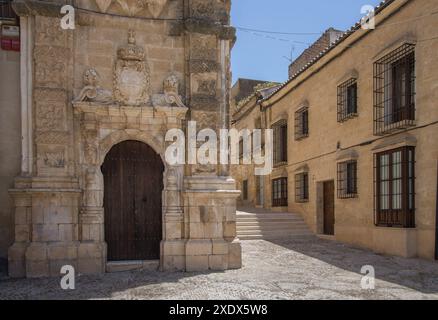 Strada monumentale di Osuna, una delle più belle città della provincia di Siviglia, in Andalusia, Spagna Foto Stock