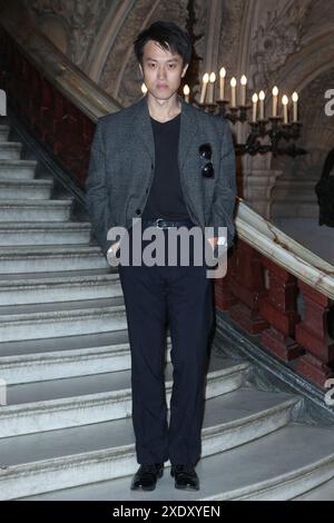 Guang Huo frequenta Chanel Front Row durante la PFW Haute Couture a Parigi, Francia, il 25 giugno 2024. Foto di Jerome Dominé/ABACAPRESS. COM credito: Abaca Press/Alamy Live News Foto Stock