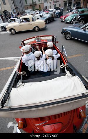 Italia, Lombardia, crema, Piazza Giuseppe Garibaldi, Meeting of Vintage Car Foto Stock