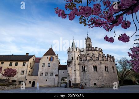 Abbazia di Novacella: Il romanico Castello dell'Angelo. Varna, alto Adige, Italia. Foto Stock