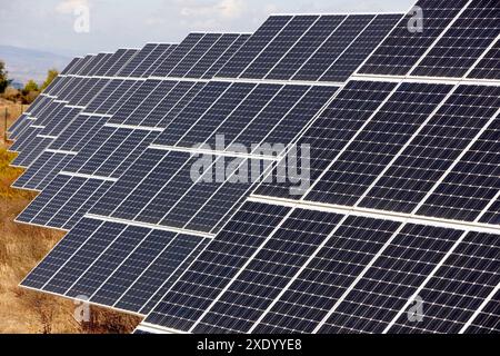 Pannelli solari, fotovoltaico, solare Power Plant, Arguedas, Navarra, Spagna Foto Stock