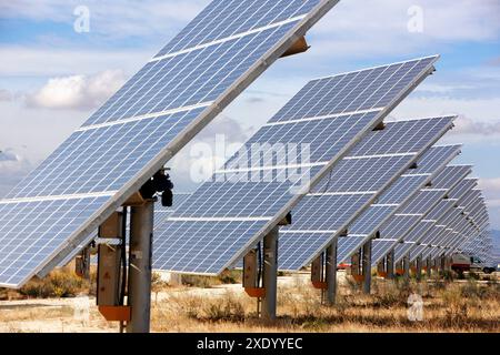 Pannelli solari, fotovoltaico, solare Power Plant, Arguedas, Navarra, Spagna Foto Stock