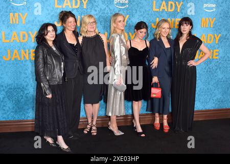 Sue Kroll, Jamie Babbit, Laurie MacDonald, Gemma Burgess, Emily Bader, Jennifer Salke und Meredith Glynn bei der Premiere der Amazon prime Video serie "My Lady Jane" im DGA Theater. Los Angeles, 24.05.2024 Foto Stock