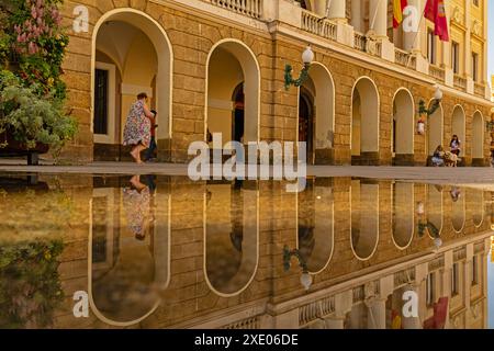 Rifacimento dei portici del municipio a Cadice Foto Stock