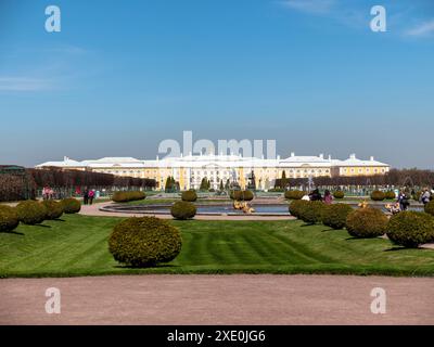 ST. PETERSBURG, RUSSIA, 12 maggio 2018: Time lapse Petergof o Peterhof, conosciuto come Petrodvorets dal 1944 al 1997 e Nettuno Fount Foto Stock