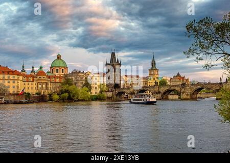 Centro storico di Praga e Ponte Carlo Foto Stock