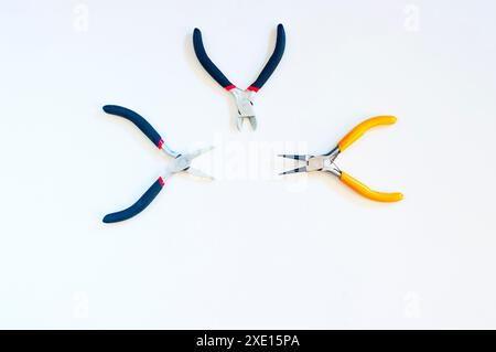 Strumenti per progettare collane, anelli e bracciali. Foto Stock