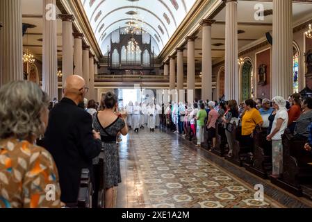 Celebrazione del giorno di San Giuseppe, santo patrono di San Jose nella Cattedrale metropolitana di San Jose, Costa Rica Foto Stock