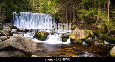 Cascata selvaggia a Karpacz-Montagne dei giganti/Polonia 5 Foto Stock